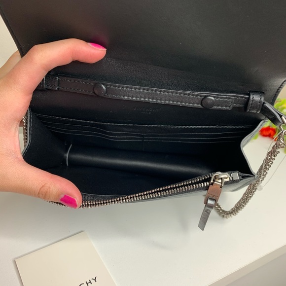 SOLD❌Givenchy Metallic Emblem Chain Wallet - Picture 4 of 8